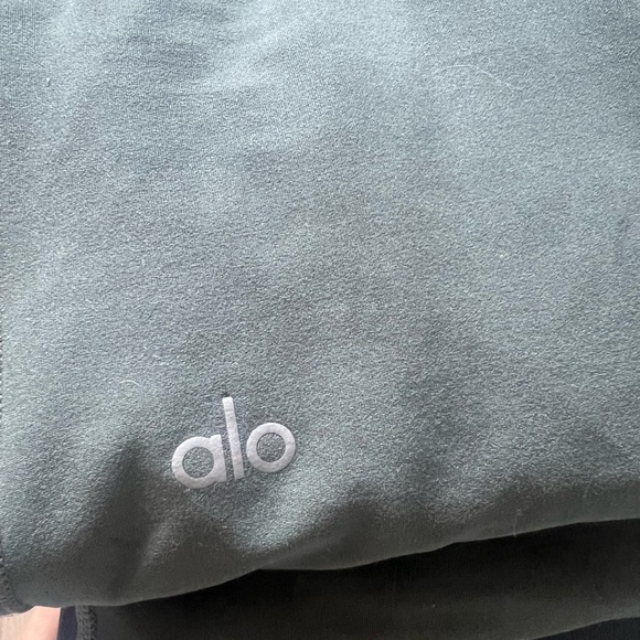 Alosoft Foldover Bootcut Legging -
Dark Cactus
$108 OG price - Picture 7 of 8